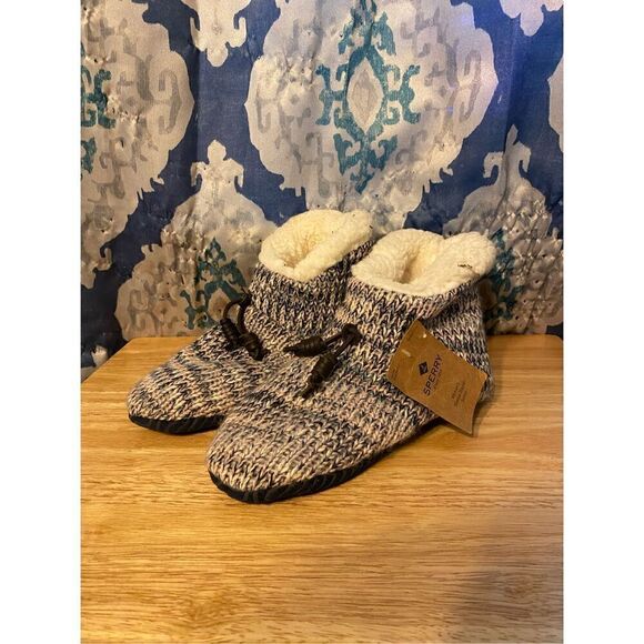 Sperry Women’s Sherpa Slipper Socks NWT size M/L - Picture 1 of 6